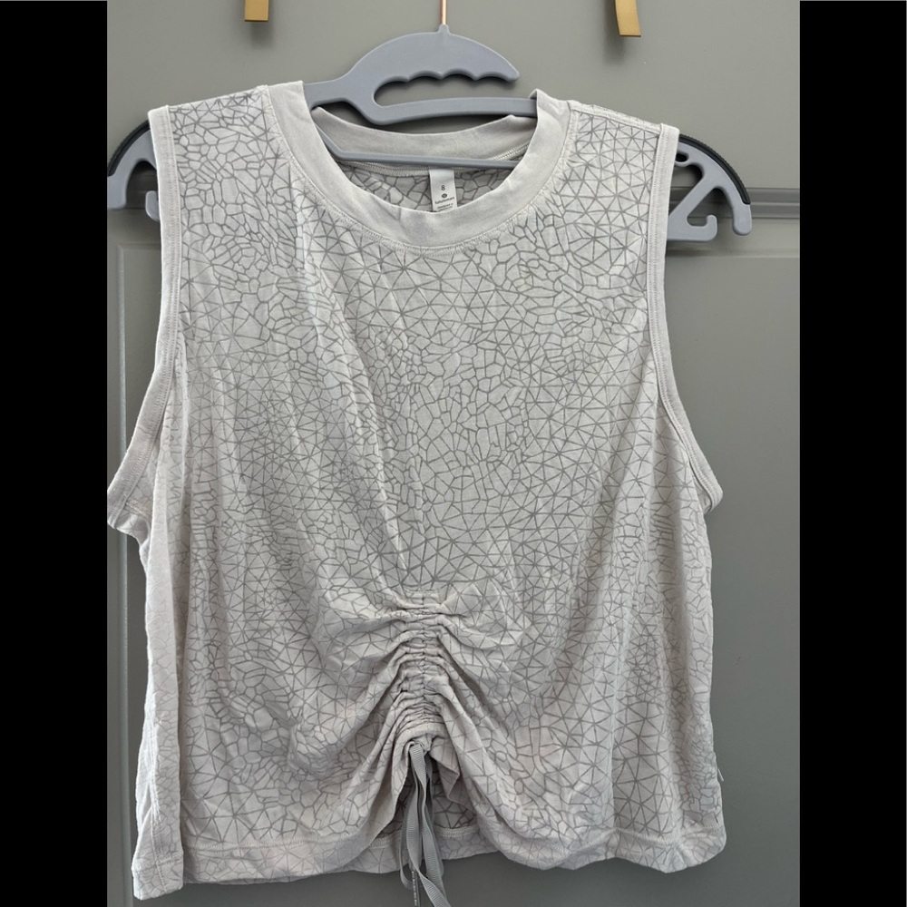 Lululemon tank size 8 in Excellent used condition.